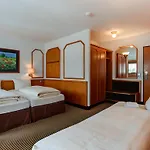 Hotel Stern By Empa 3*