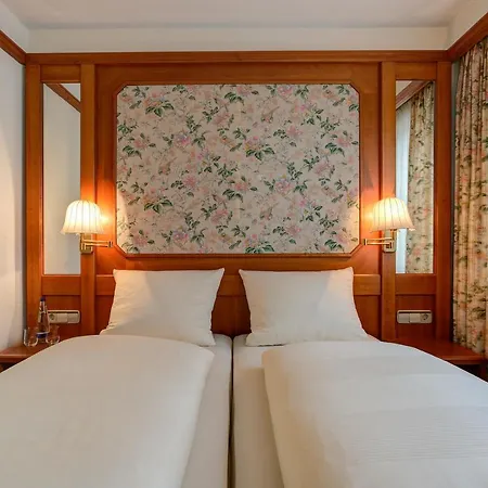 Hotel Stern By Empa 3*