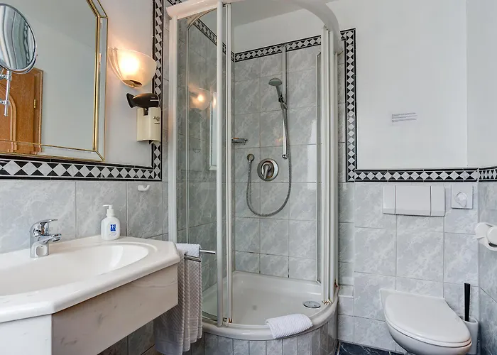 Hotel Centro Stern 3*